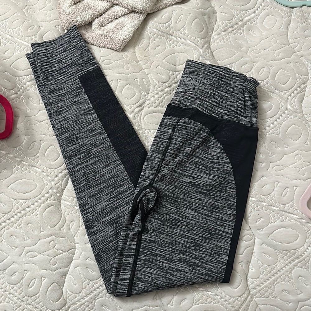 Pink dual color leggings